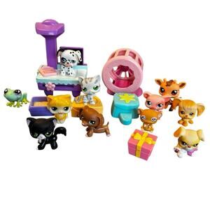 Littlest Pet Shop 11 Assorted Pets With Several Accessories Collector